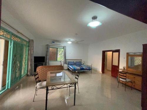 mango beach hotel