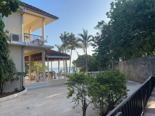 mango beach hotel