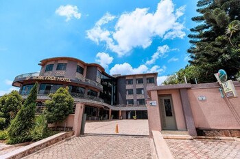homefree hotel by signature
