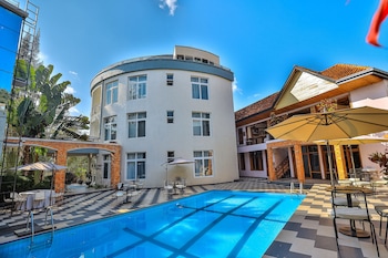 homefree hotel by signature