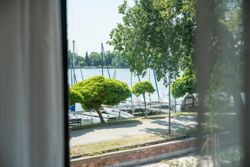 malom es kacsa boutique hotel