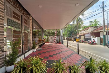 itsy hotels salees enclave near padmanabhaswamy temple
