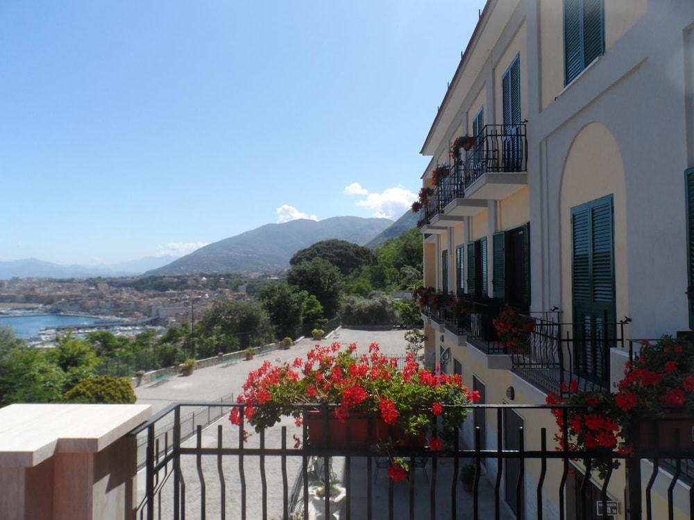 ancelle sorrento