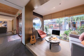 Nine Melodies View Courtyard Guesthouse,,4 star