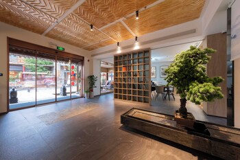 Nine Melodies View Courtyard Guesthouse,,4 star