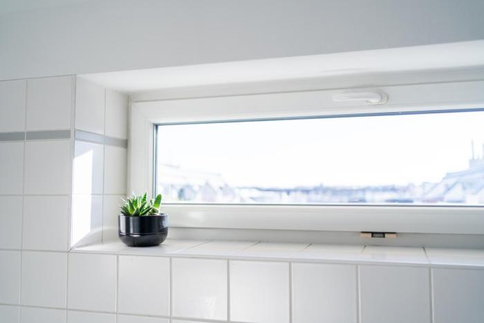 bright apartment near central station