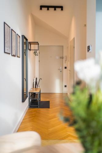 bright apartment near central station