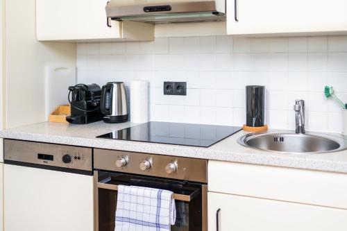 bright apartment near central station