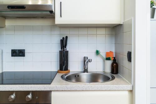 bright apartment near central station
