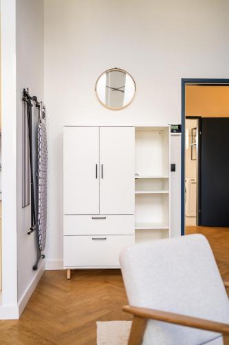 bright apartment near central station
