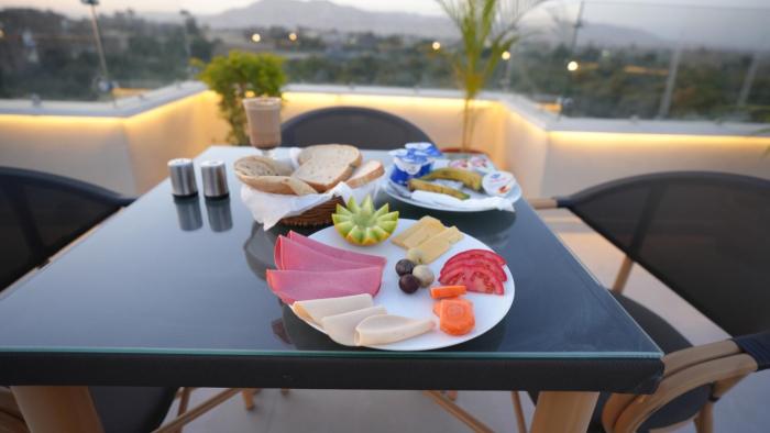 the view hotel luxor