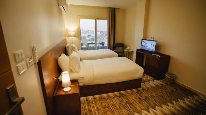the view hotel luxor