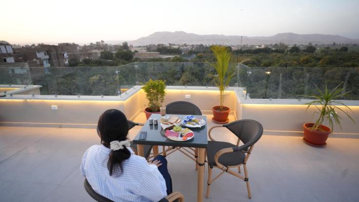 the view hotel luxor