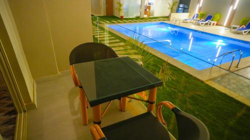 the view hotel luxor