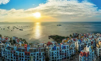 santori hon thom hotel