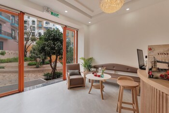 santori hon thom hotel