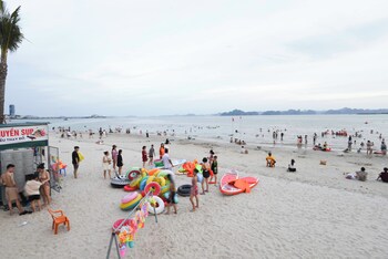 anstay marina hotel ha long