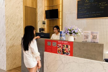 anstay marina hotel ha long