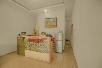 Hotel O Near Pantai Losari Formerly Poin,,3 star