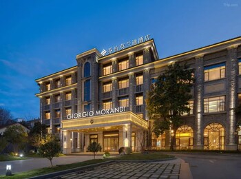giorgio morandi hotel nanjing yueyahu and nuaa