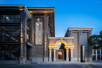 giorgio morandi hotel nanjing yueyahu and nuaa