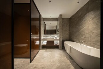 giorgio morandi hotel nanjing yueyahu and nuaa