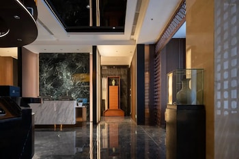 Giorgio Morandi Hotel (Nanjing Yueyahu & Nuaa),,3 star