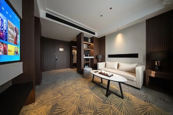 giorgio morandi hotel nanjing yueyahu and nuaa