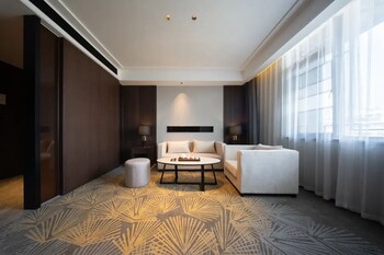 giorgio morandi hotel nanjing yueyahu and nuaa