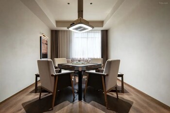 giorgio morandi hotel nanjing yueyahu and nuaa