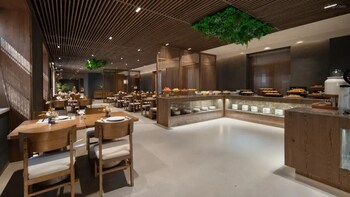 giorgio morandi hotel nanjing yueyahu and nuaa