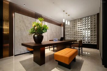 giorgio morandi hotel nanjing yueyahu and nuaa