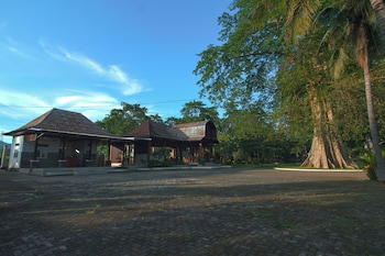 Pohon Purba Resort & Restaurant,,3 star