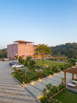 saapna resort and boat club
