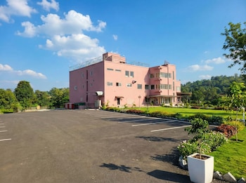 saapna resort and boat club