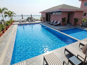 saapna resort and boat club
