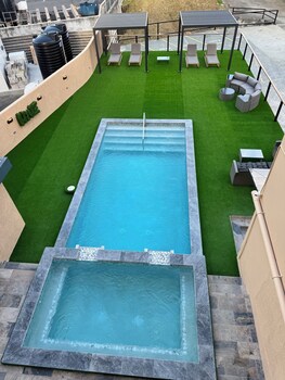 the hive boutique hotel