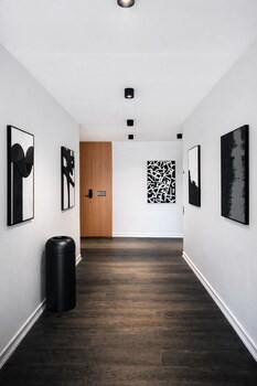 the hive boutique hotel