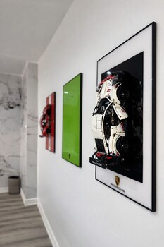 the hive boutique hotel
