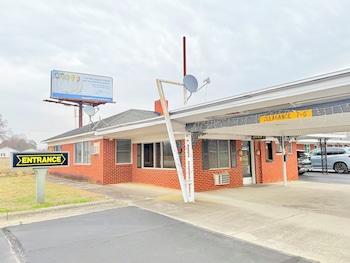 Deluxe Inn,,4 star