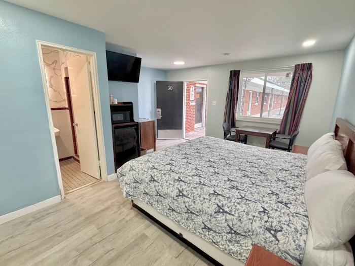 deluxe inn