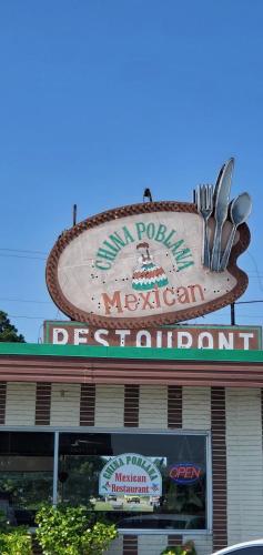 deluxe inn