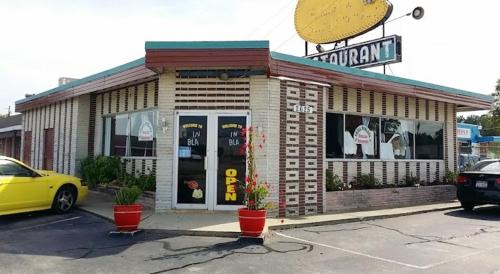deluxe inn