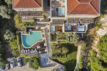 mystery skiathos luxury residence