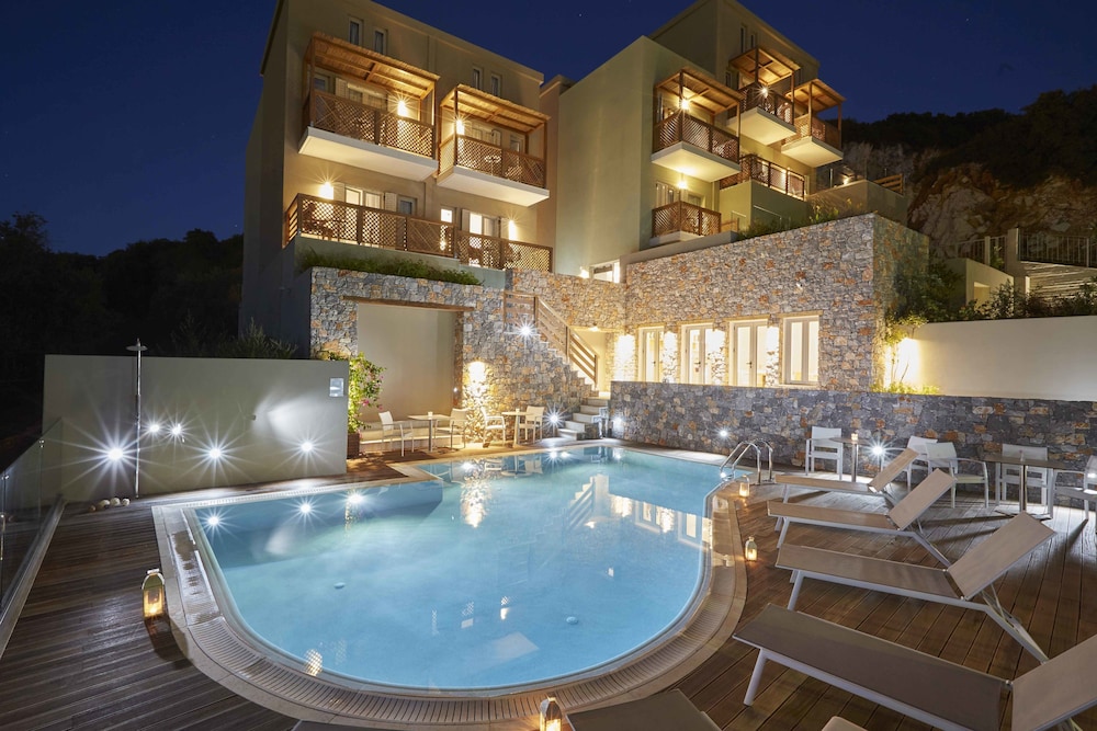 mystery skiathos luxury residence