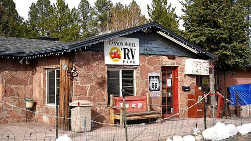historic caboose on route 66