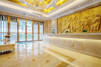 Vienna Intl. Hotel Baiyun Airport,,3 star