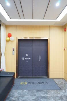 golden valley one hotel sports center