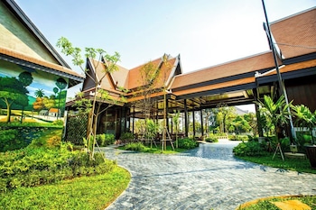 phum mongkol village