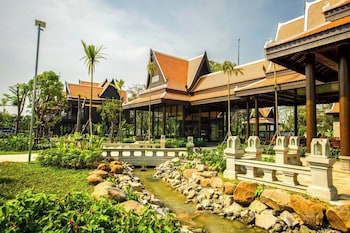 phum mongkol village